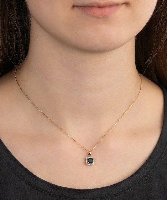 Золотой кулон с бриллиантами и шпинелью