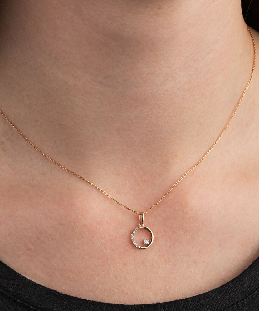 Kollasest Kullast Ripats Teemantidega