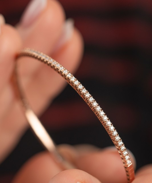 Kuldne teemantidega käevõru