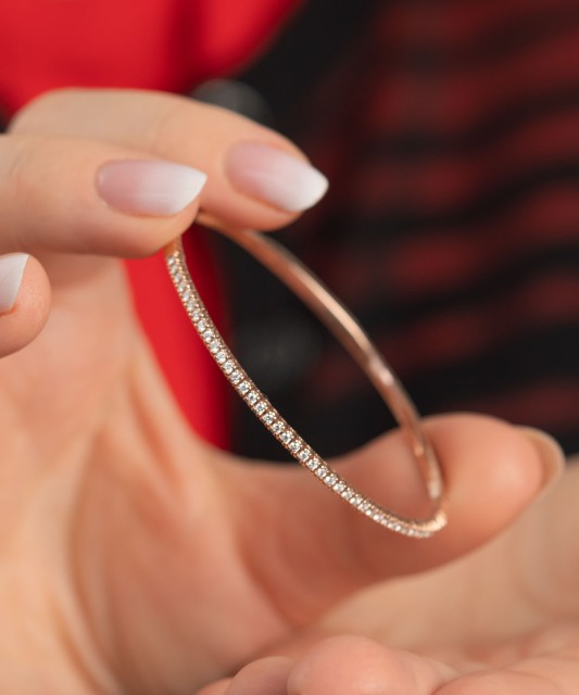 Kuldne teemantidega käevõru