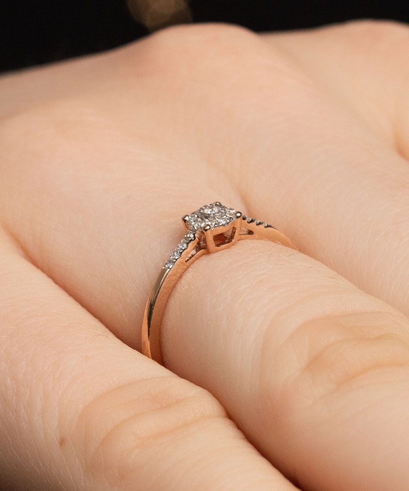 Золотое кольцо с алмазами