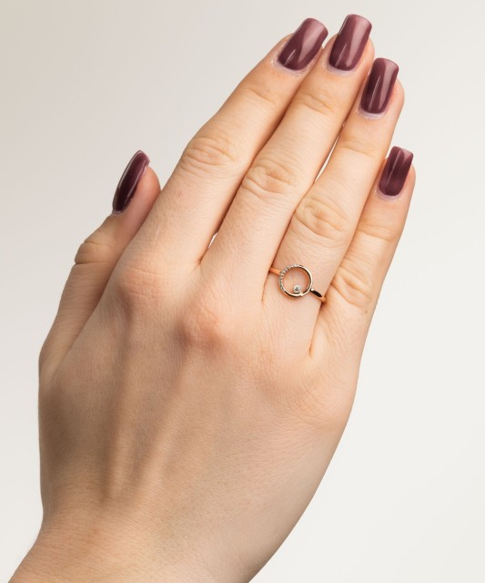 Kuldsõrmus teemantidega