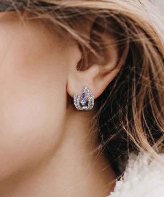 Hõbekõrvarõngad tsirkoonidega ja spinelliga