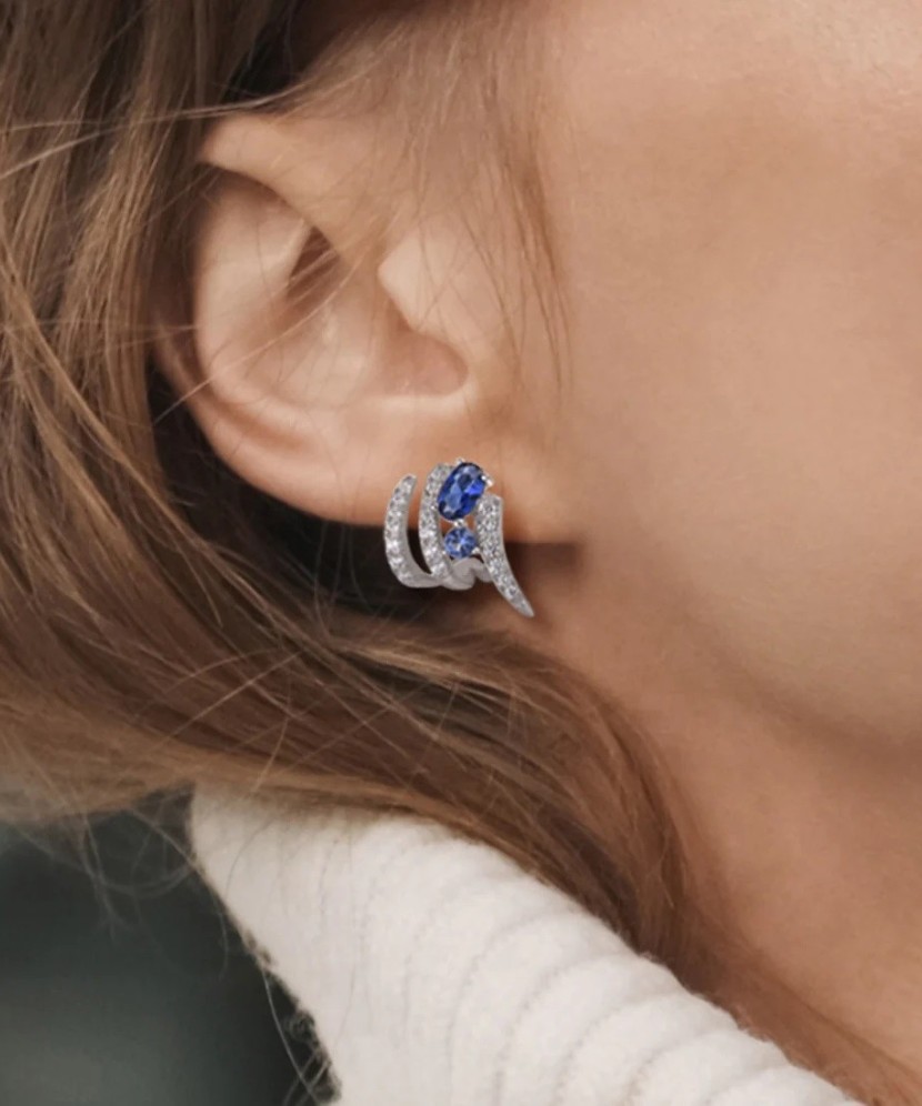 Hõbekõrvarõngad tsirkoonidega ja spinelliga