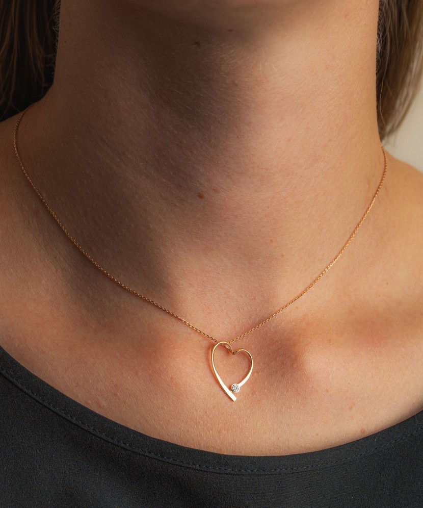 Kollane kuldripats teemantidega "Süda"