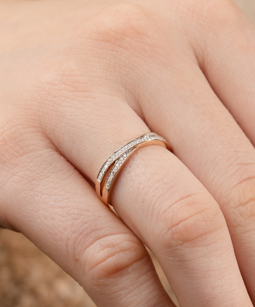 Kuldsõrmus teemantidega