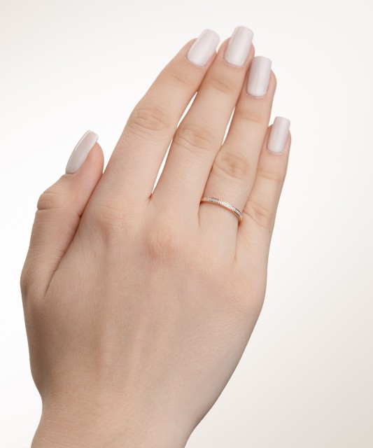 Золотое кольцо с алмазами