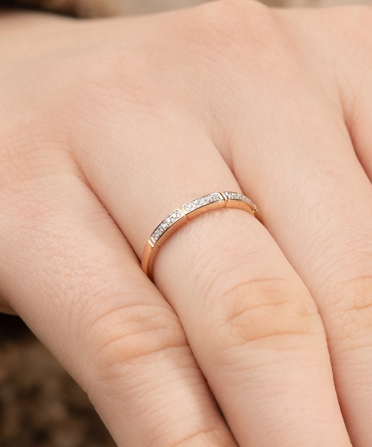 Золотое кольцо с алмазами