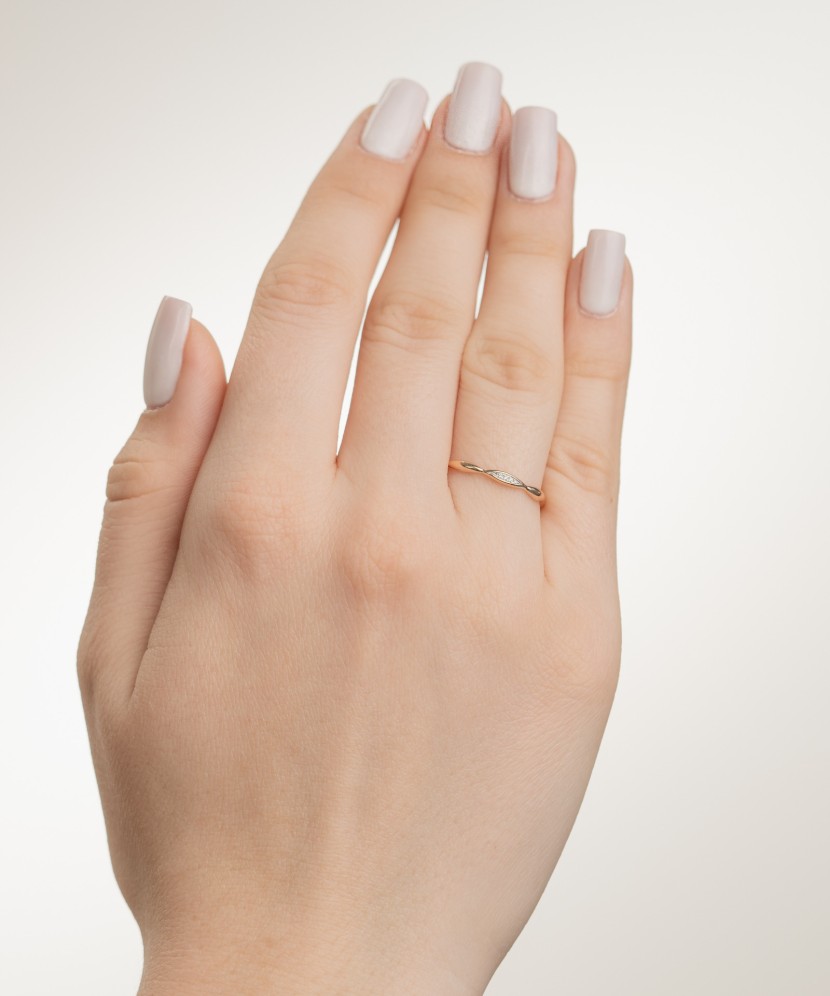 Kuldsõrmus teemantidega