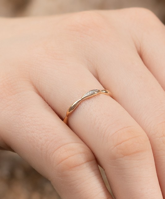 Золотое кольцо с алмазами