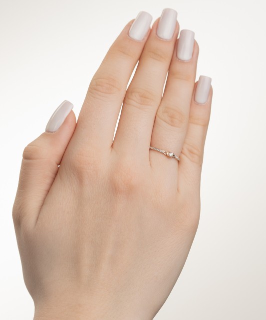 Kuldsõrmus teemantidega