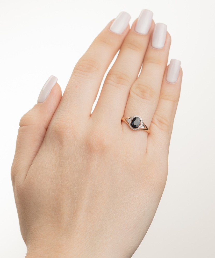 Золотое кольцо с сапфиром и алмазами