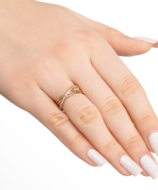 Золотое кольцо с цирконами