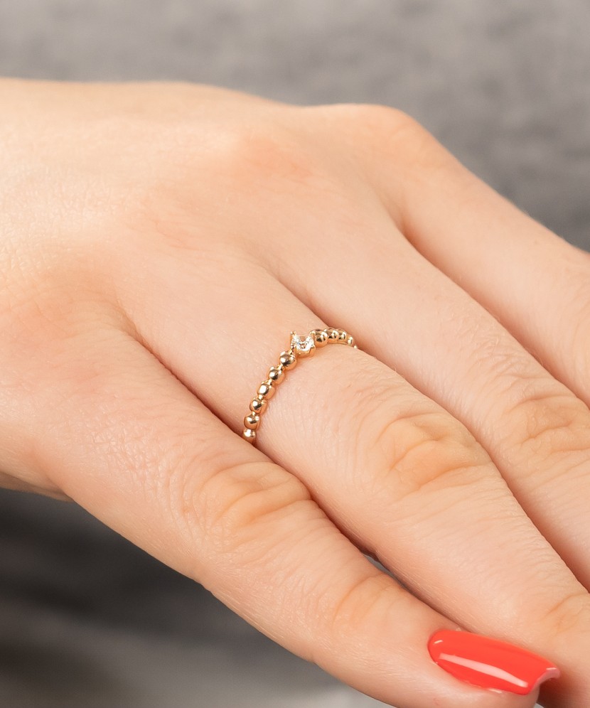 Kuldsõrmus tsirkooniga