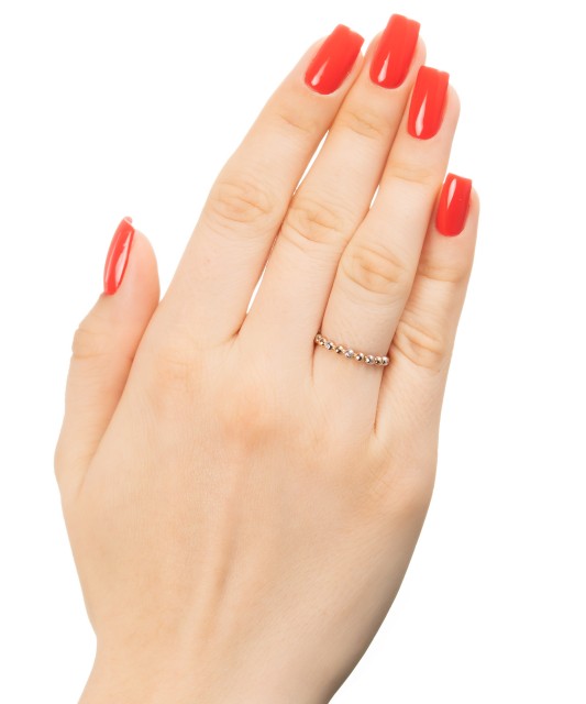 Kuldsõrmus tsirkoonidega