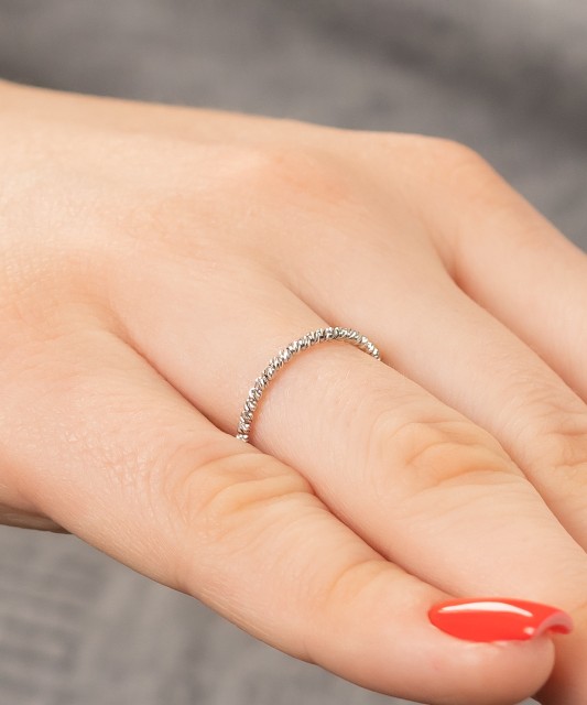 Кольцо из белого золота