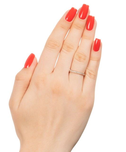 Kuldsõrmus tsirkoonidega