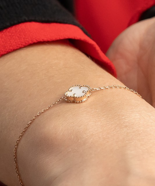 Kuldne pärlmutriga käevõru