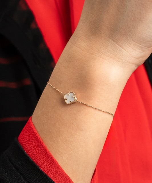 Kuldne pärlmutriga käevõru