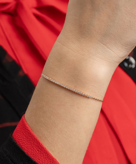 Kuldkäevõru tsirkoonidega