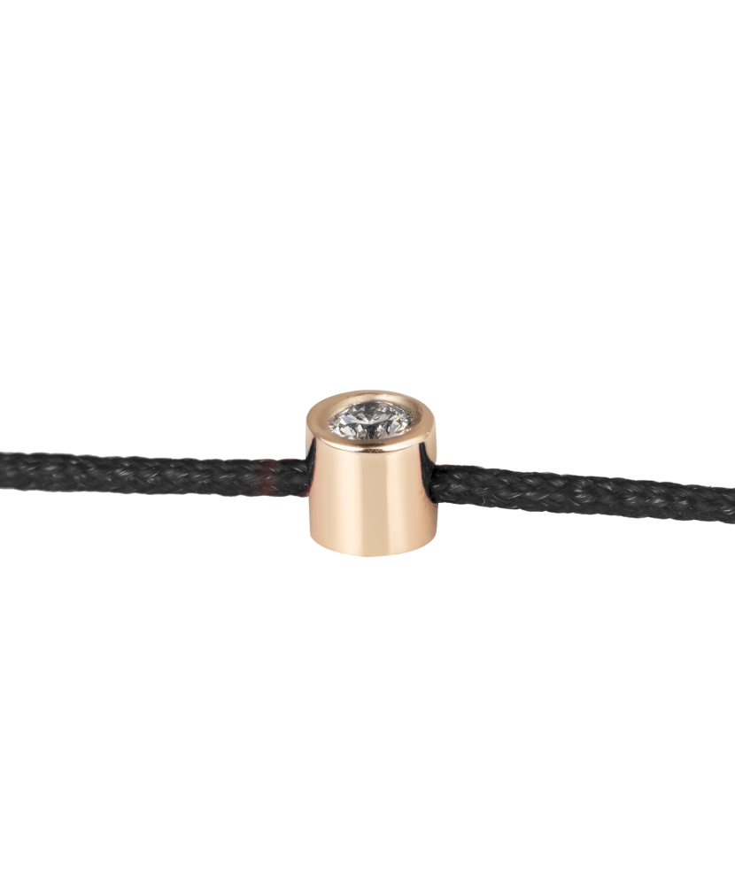 Mustast lõngas käevõru  kullast ja briljandist ripatsiga 0.03ct