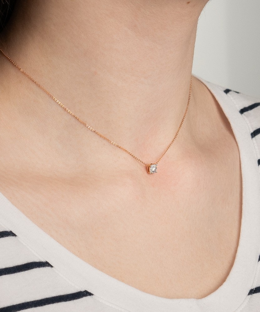 Золотая цепочка с бриллиантовым подвеской