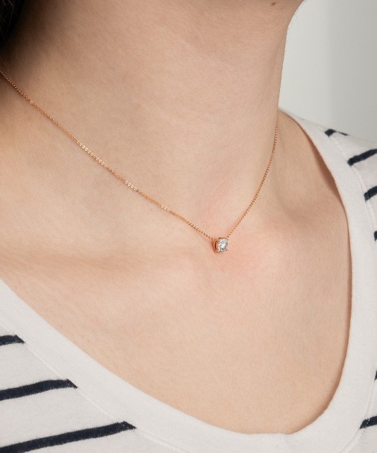 Золотая цепочка с бриллиантовым подвеской