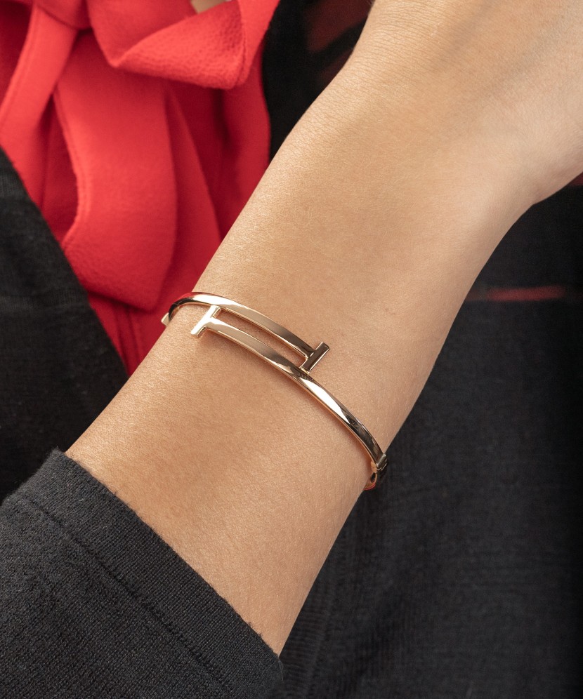 Jäik kullast käevõru