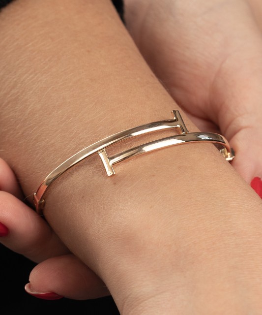 Jäik kullast käevõru