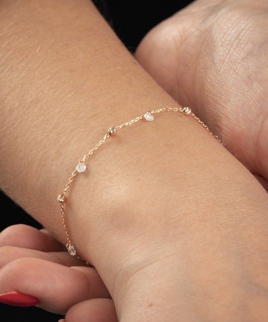 Kuldkäevõru tsirkoonidega