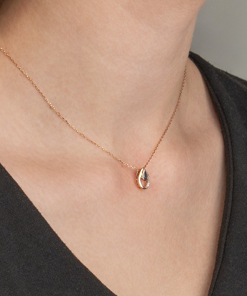 Kuldripats safiiride ja teemantidega