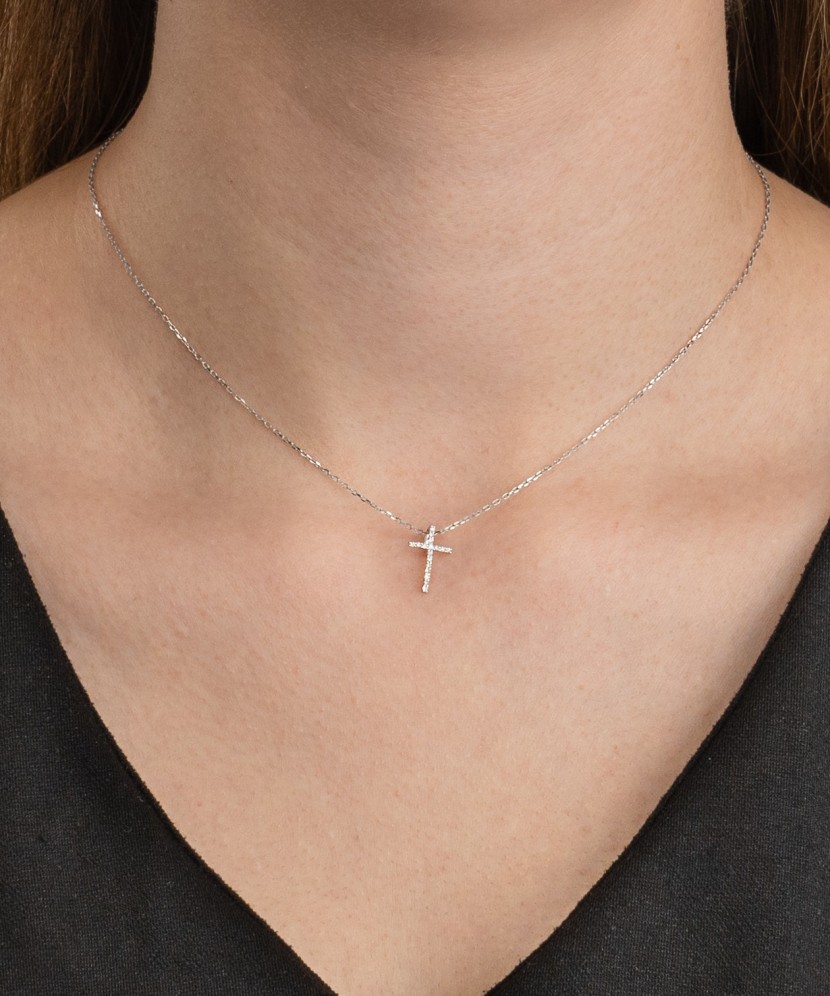 Valgest kullast ripats briljantidega "Rist"