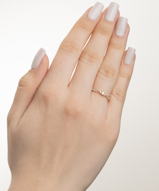 Золотое кольцо с алмазами