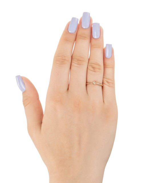 Kuldsõrmus briljandiga