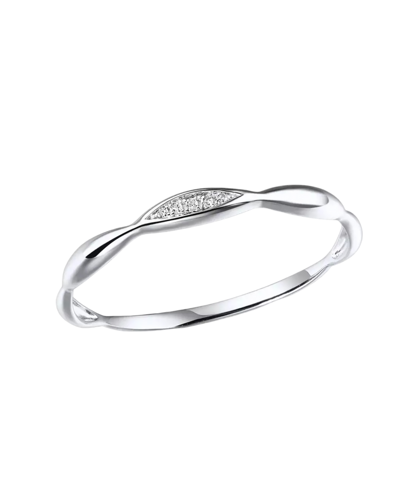 Valgest kullast sõrmus teemantidega