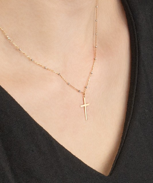 Kuldkett ripatsiga "rist"