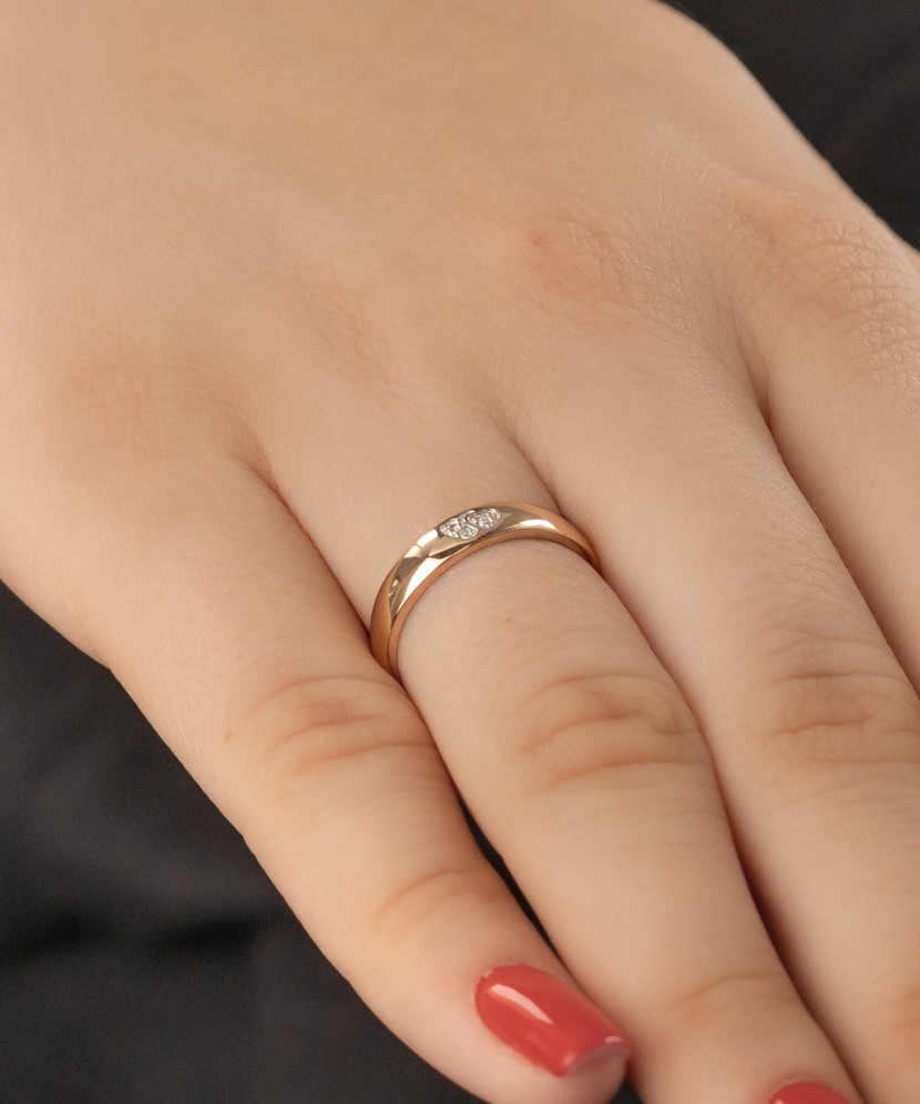 Kuldsõrmus teemantidega