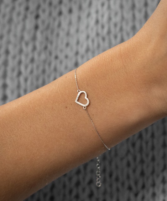 Valge kullast käevõru teemantripatsiga "süda"