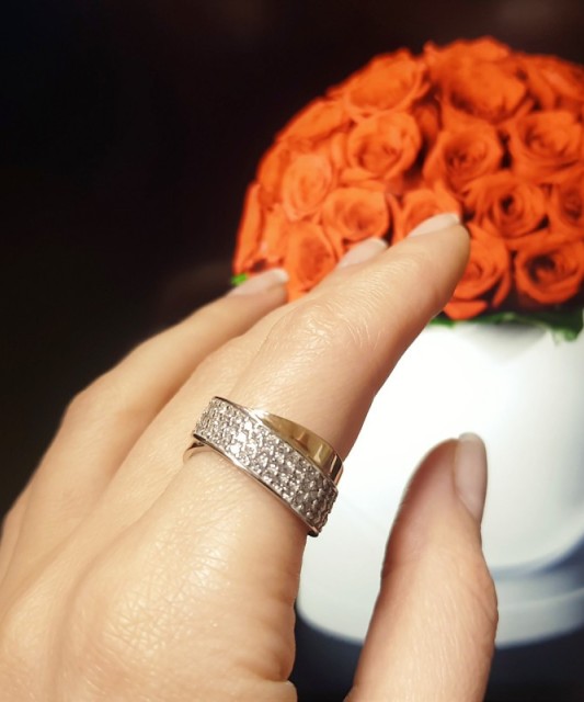 Кольцо из позолоченного серебра с цирконами