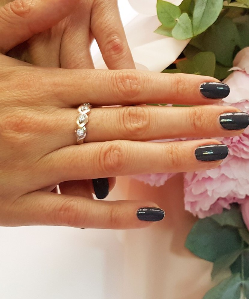 Кольцо из позолоченного серебра с цирконами