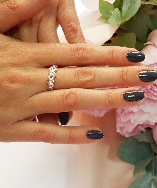 Кольцо из позолоченного серебра с цирконами