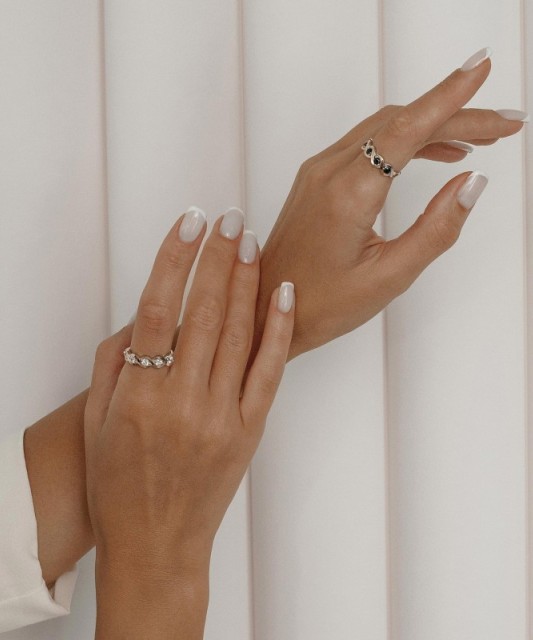 Кольцо из позолоченного серебра с цирконами