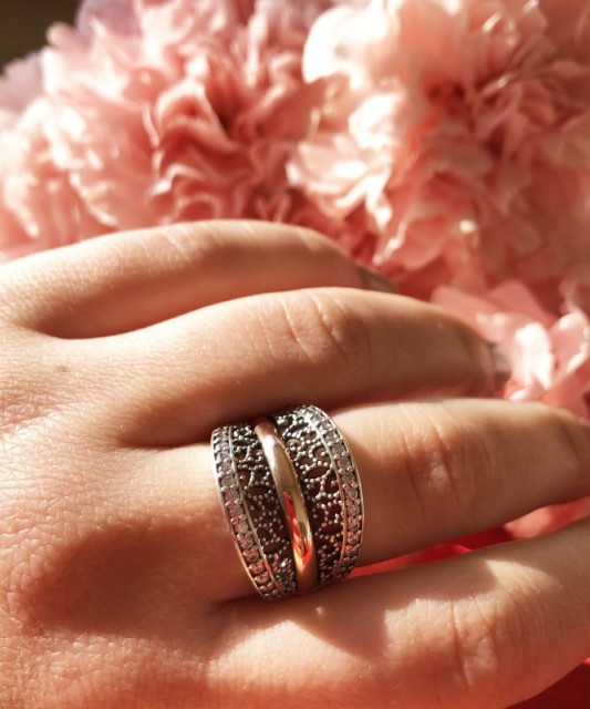 Кольцо из позолоченного серебра с цирконами