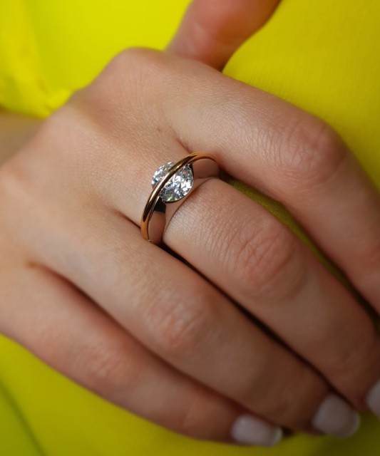 Hõbesõrmus kullatud tsirkoonidega