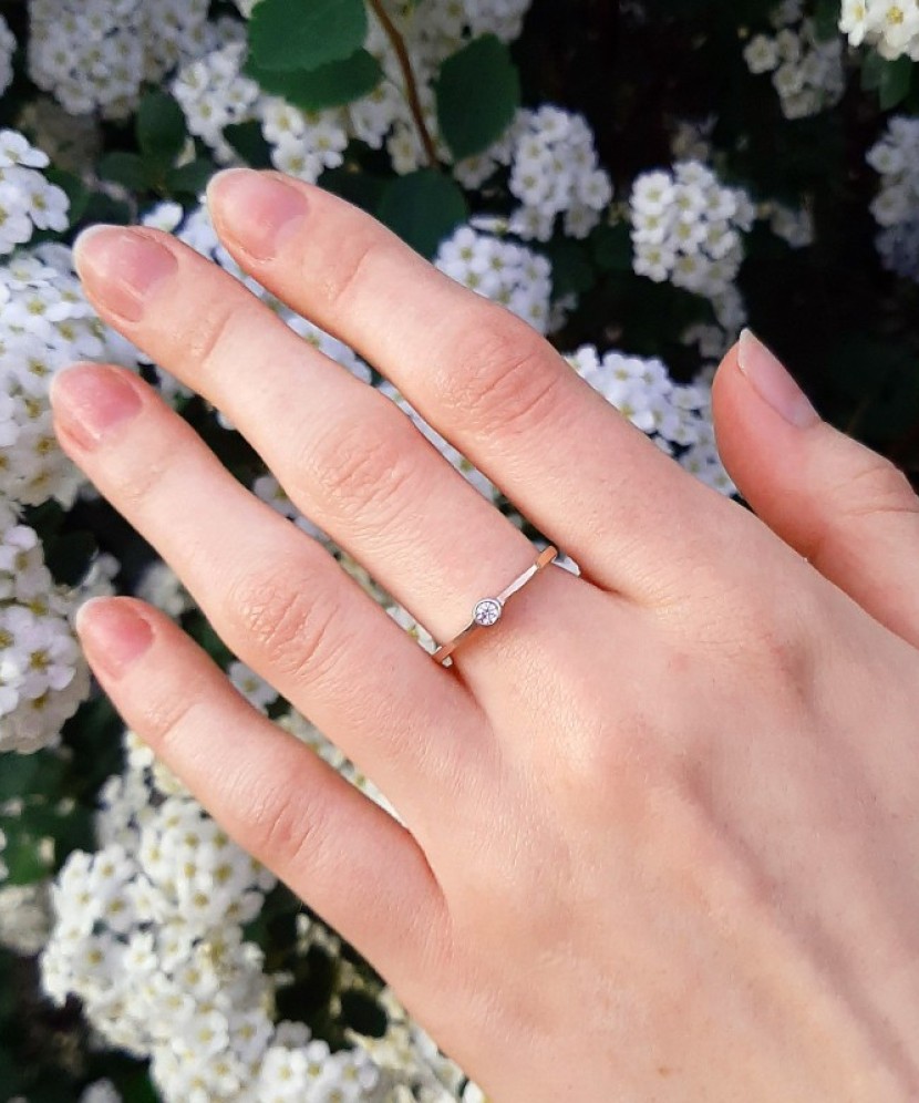 Hõbesõrmus kullatud tsirkoonidega