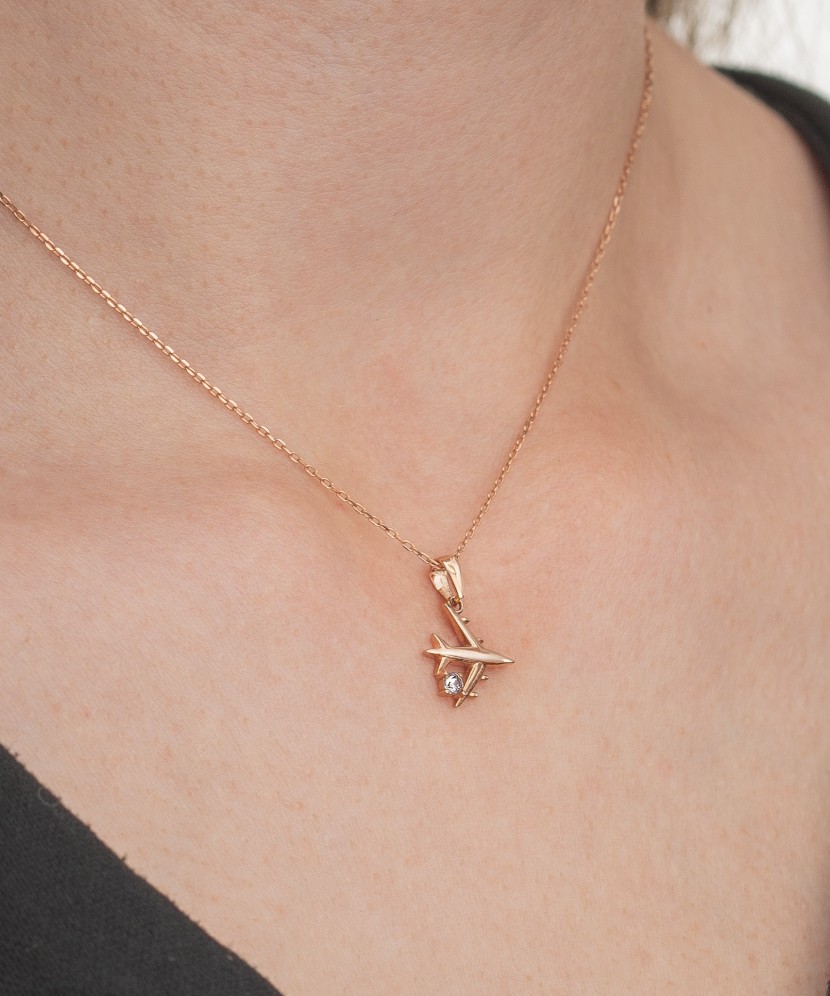 Kuldripats tsirkoonidega