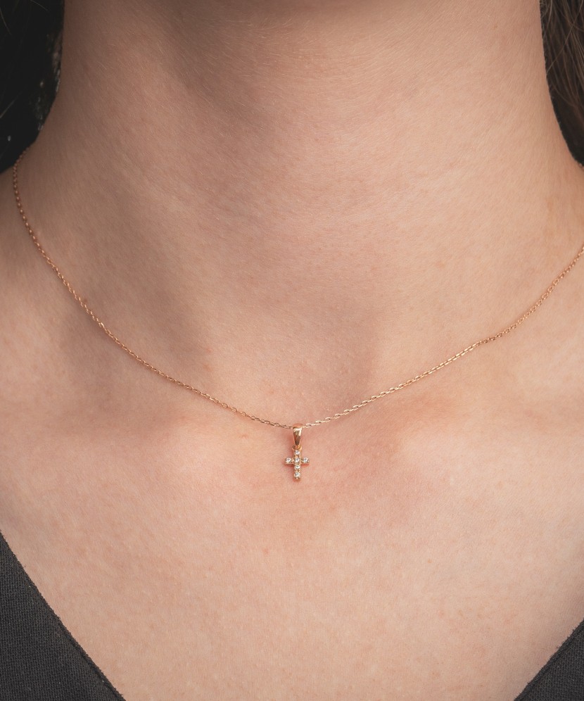 Kuldripats tsirkoonidega "rist"