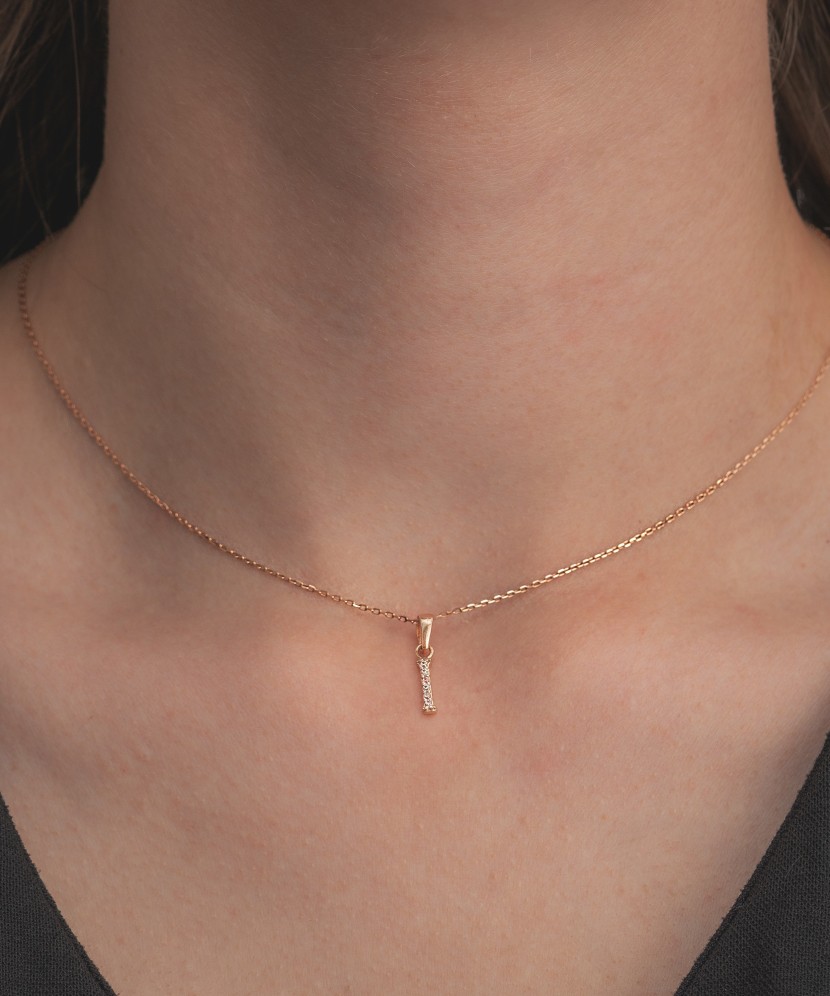 Kuldripats tsirkoonidega täht I