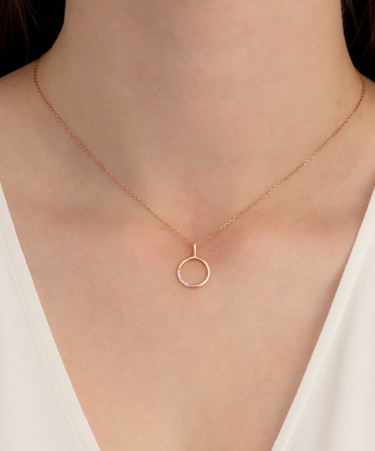 Kuldripats teemantidega