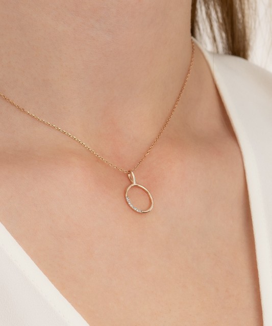 Kuldripats teemantidega